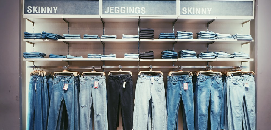 THE KEY TO BUYING THE PERFECT PAIR OF JEANS URturms