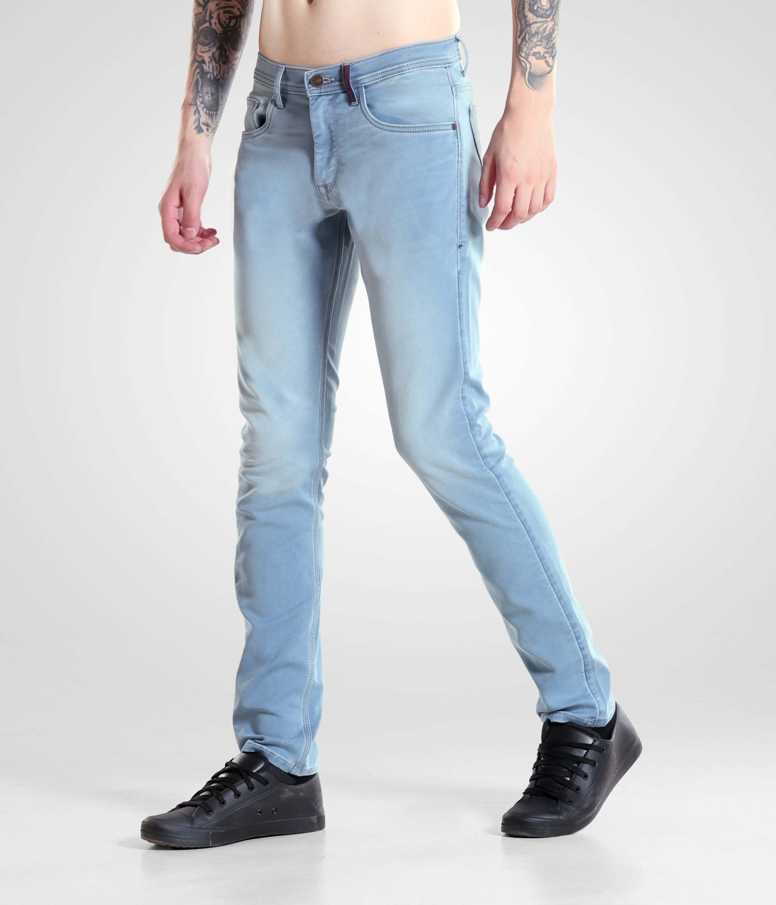 Quantum Blue high-performance denim pants for men by Turms Intelligent Apparel, menswear best brand, stylish and comfortable jeans.
