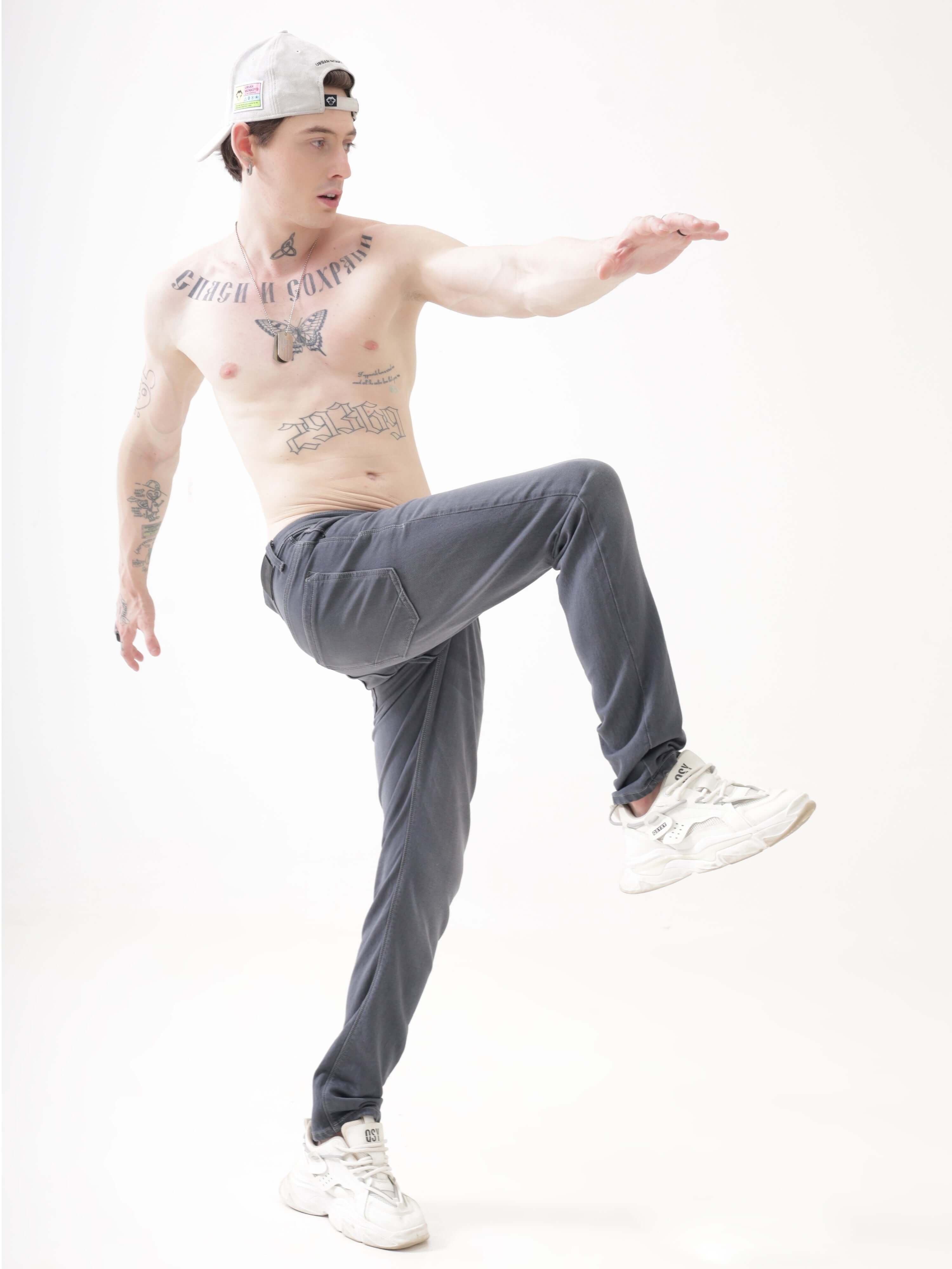 URturms Discover X-plorer 30 days no wash jeans for men by Turms. Anti-stain, anti-odor, tailored fit jeans perfect for everyday and travel wear. Rs. 2999.00