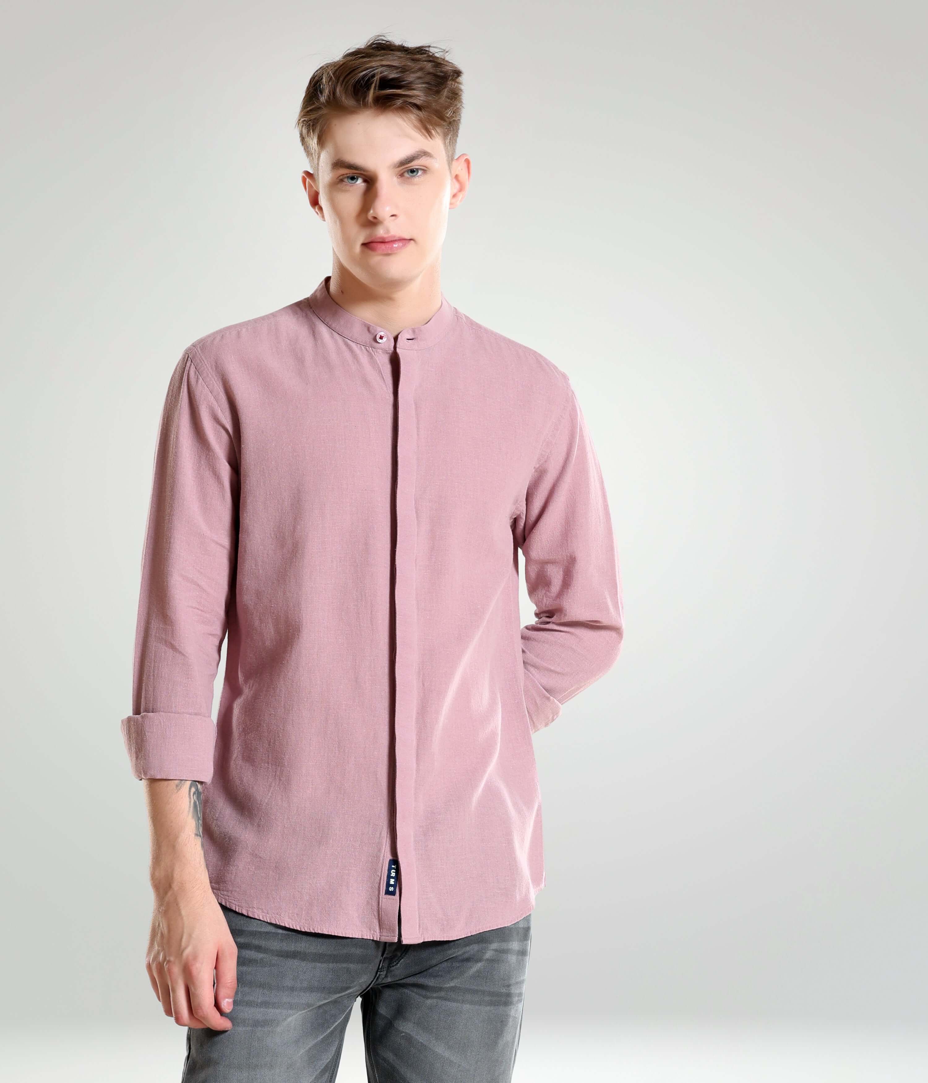 Man wearing Wood Rose Cotton/Linen Turms shirt with mandarin collar, showcasing premium clothing with Cooltech, anti-stain, and anti-odour features.