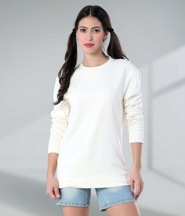 Woman wearing Artic White Turms Intelligent Sweatshirt, a stylish, anti-stain, water-resistant hoodie for travel wear.