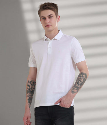 White mercerized polo t-shirt, tailored fit, stain-proof and anti-odor fabric for everyday wear.