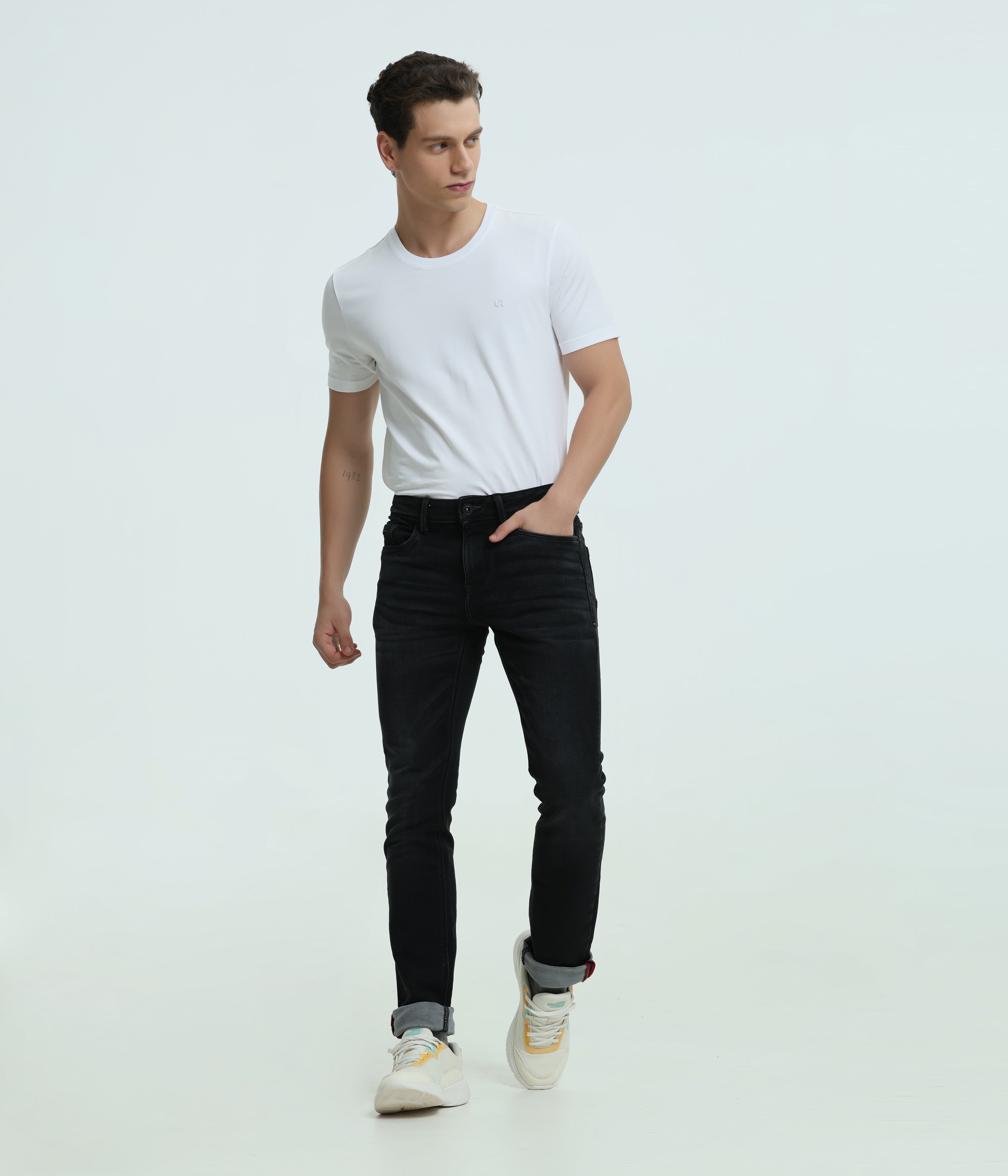 Black t shirt and cheap black jeans