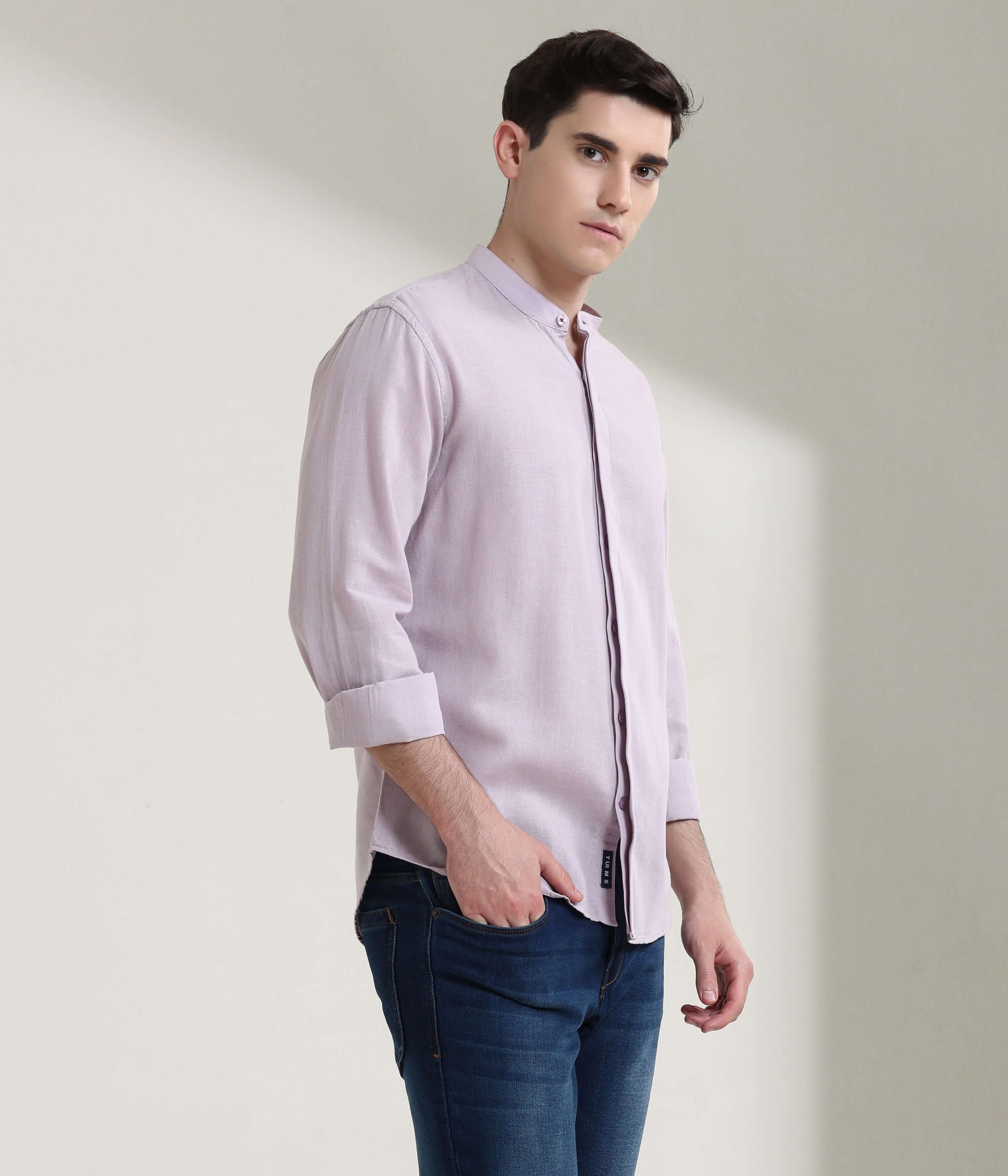 Man wearing a Bergamot Lavender linen shirt with mandarin collar, showcasing anti-stain and anti-odour Turms intelligent apparel features.