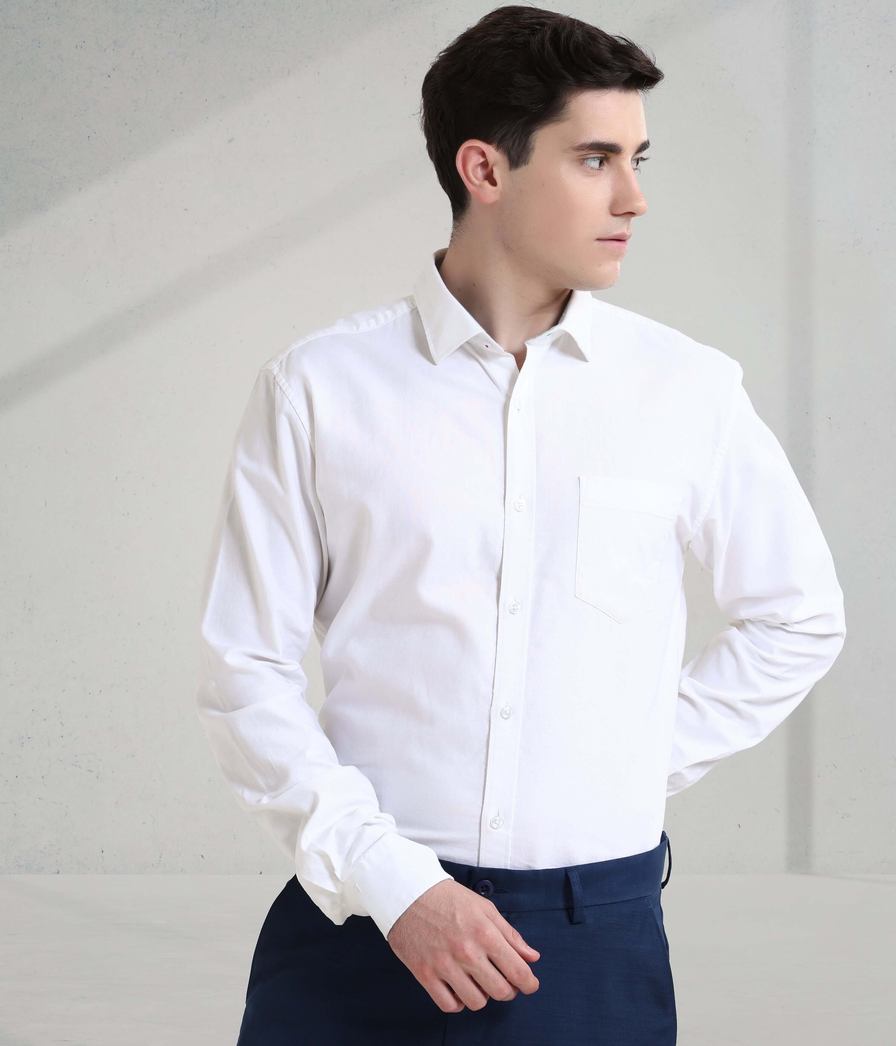 White Oxford Turms shirt for men, featuring anti-stain and anti-odor technology in a stylish, sophisticated design.