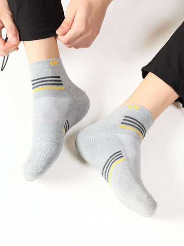 URturms Travel Fresh Infinity - 7 Days No Smell Socks (Pack of 3) Discover Turms 7-Day No Smell Anti-Odor Socks for everyday travel. Enjoy premium freshness, cooling, and moisture-wicking with our nanotech marvel. Pack of 3. Rs. 1499.00