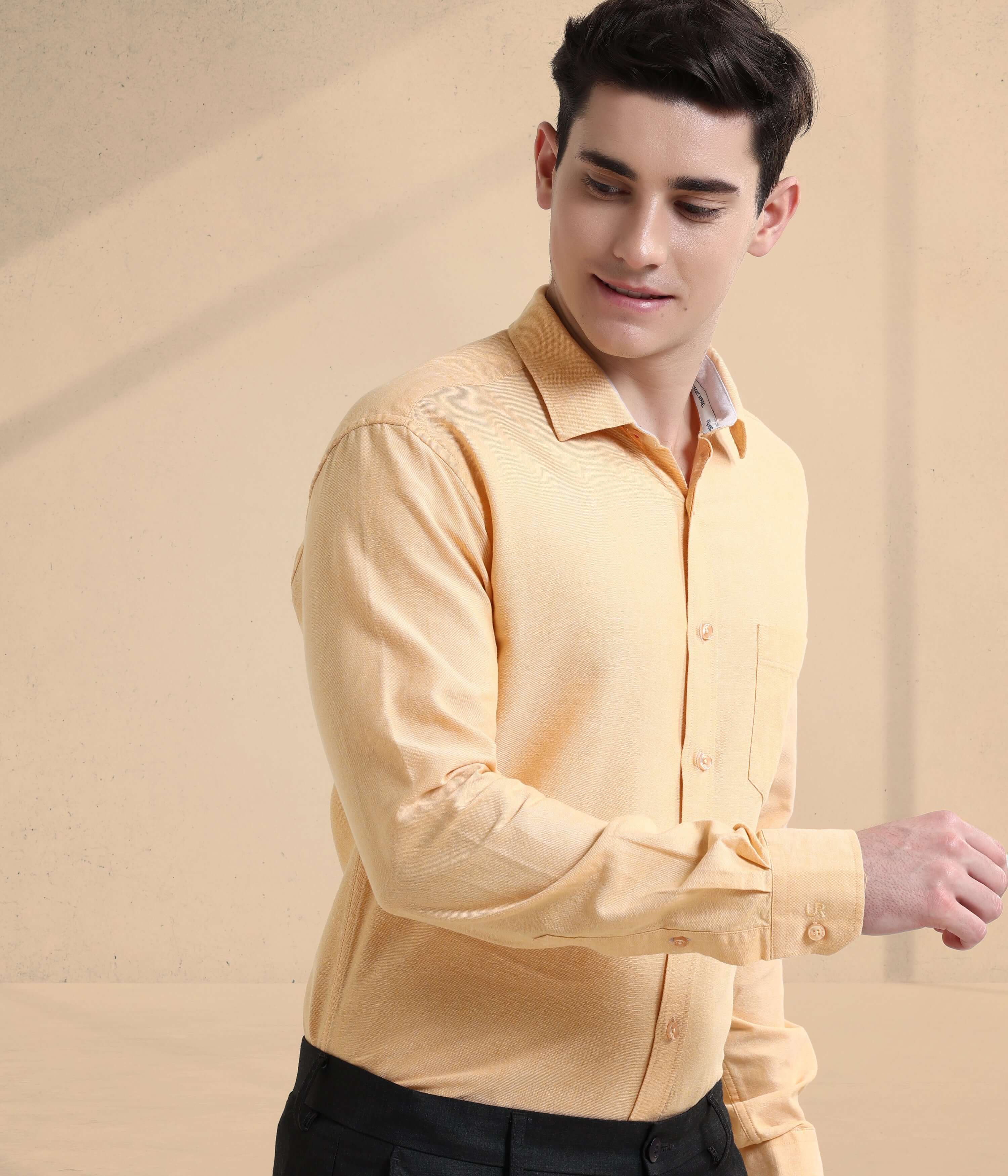 Sandy Haven Oxford Turms shirt in yellow, featuring anti-stain, anti-odour, and waterproof qualities for stylish men's wear.