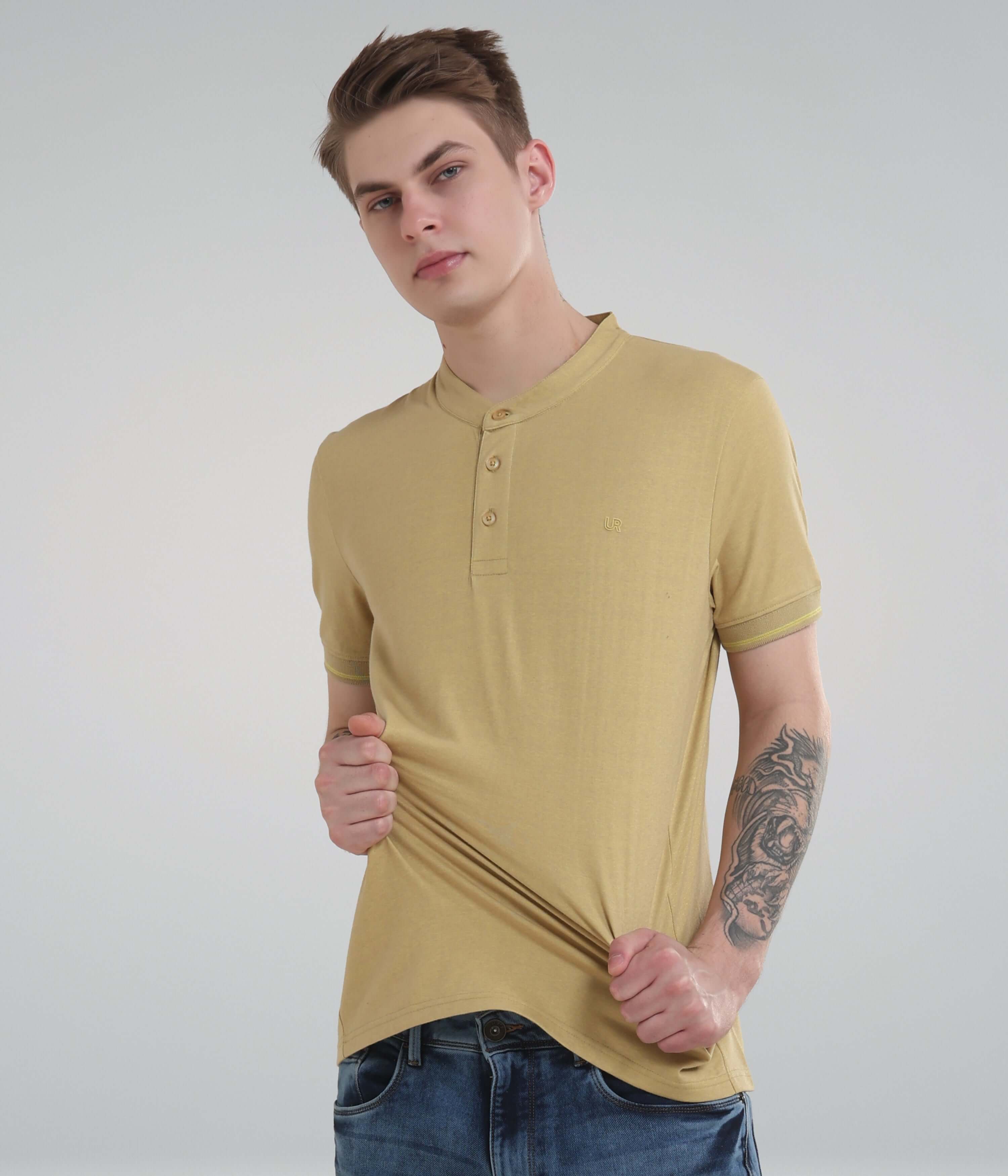 Mountain Beige Turms Intelligent Henley T-Shirt for men, featuring anti-odour moisture control technology and a stylish mandarin collar.