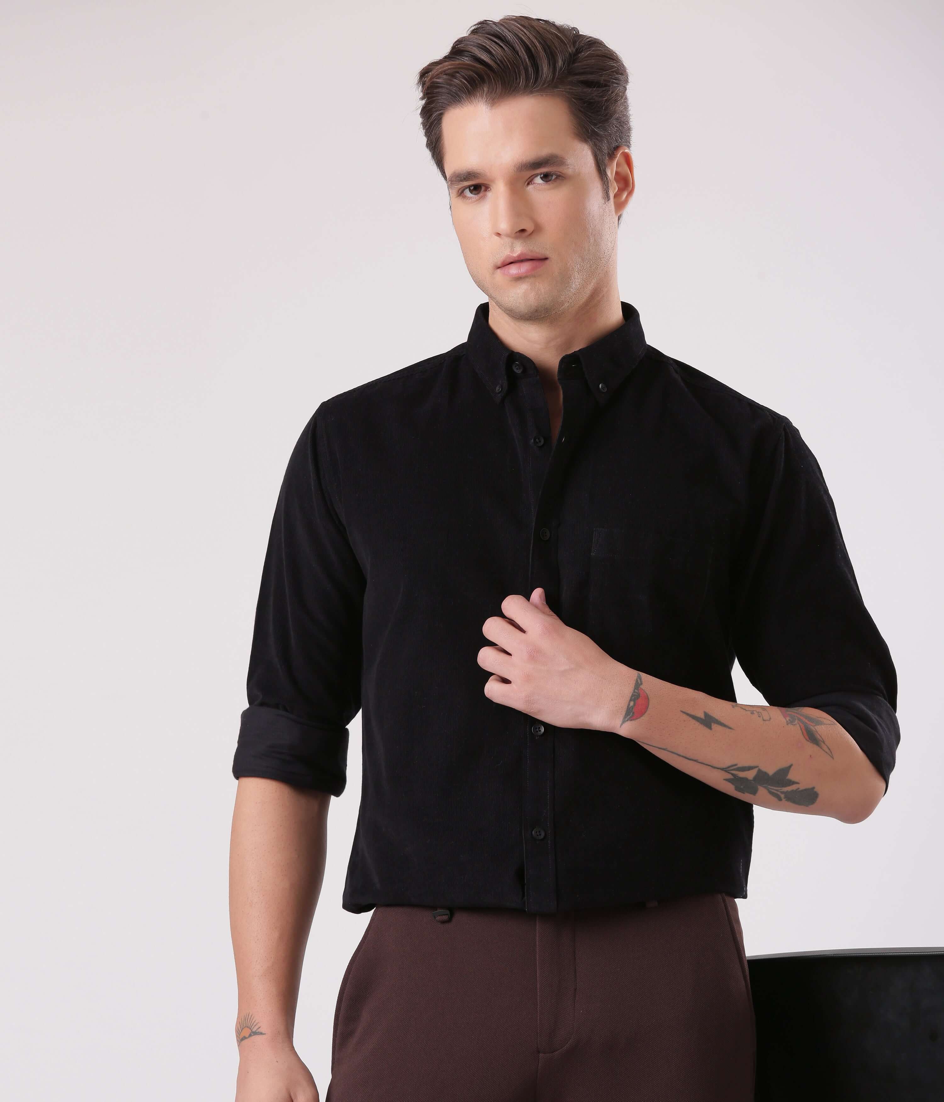 Black Beauty: Turms Ultra Luxe Intelligent Corduroy Shirt in black for men, featuring a stylish design and superior comfort.