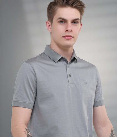 Tailored fit Diamond Grey polo t-shirt, waterproof and stain-proof, ideal for men's casual wear.