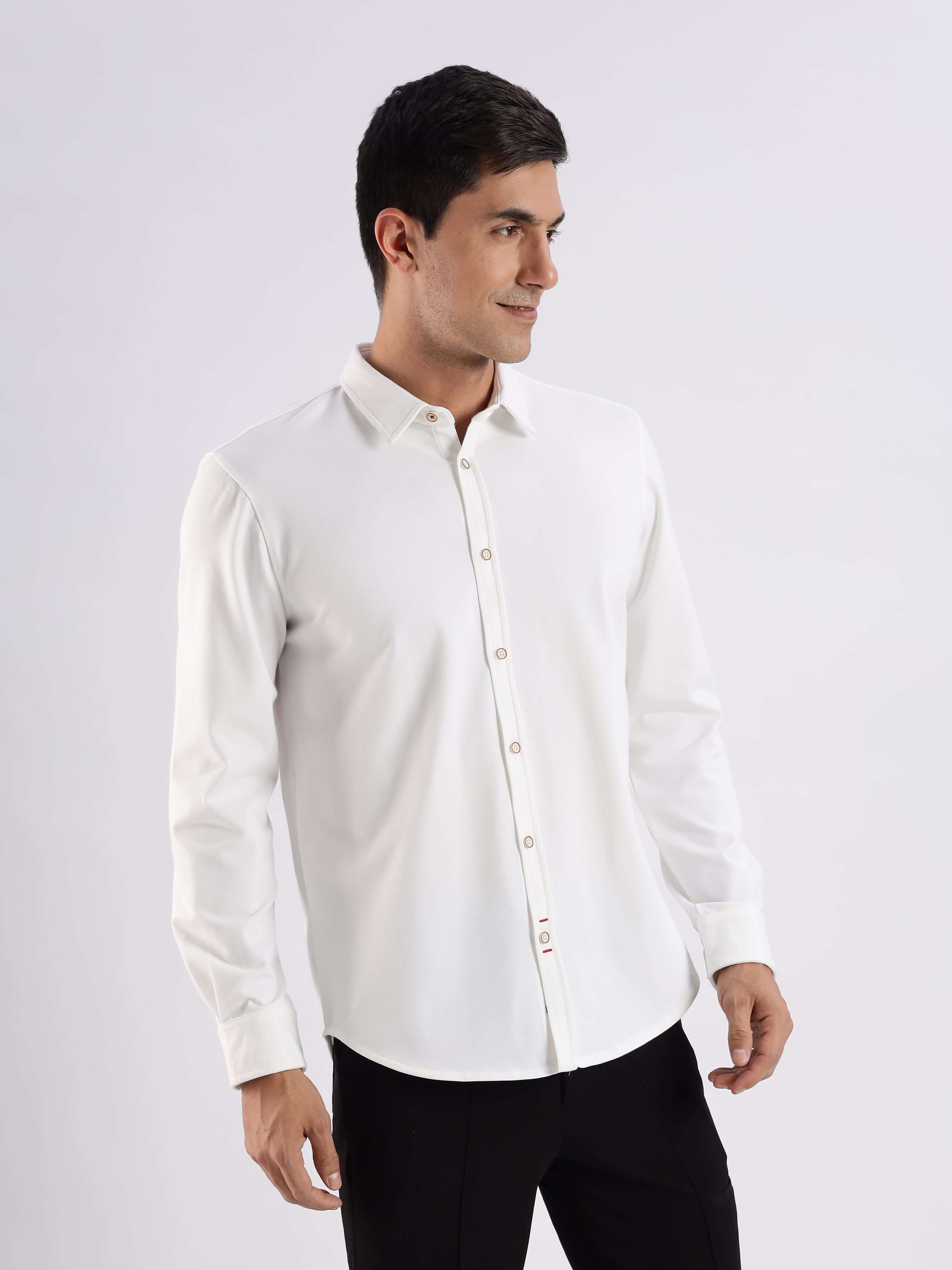 Stylish white knitted shirt from Turms, featuring 8-way stretch, anti-odour, and temperature control for ultimate comfort.