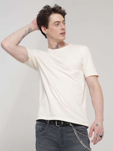 Man wearing Soft Peach stain-proof and odor-resistant round-neck Turms T-shirt, showcasing anti-stain, anti-odor, stretchable intelligent apparel