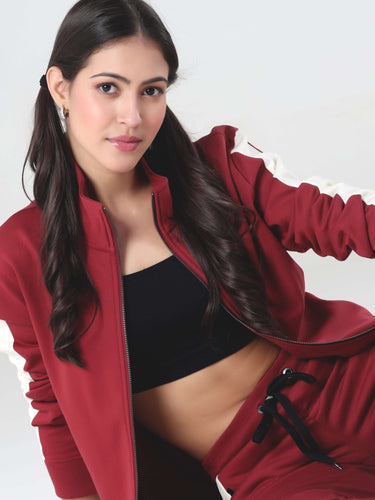 Model showcasing the stylish Turms Intelligent Cord Set in ruby red, featuring anti-stain, waterproof, and anti-odour properties.