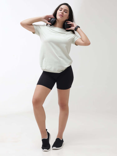 Lime Enigma stain-proof and odor-resistant Turms T-shirt in tailored fit with round neck, anti stain, anti odor, stretchable intelligent apparel.