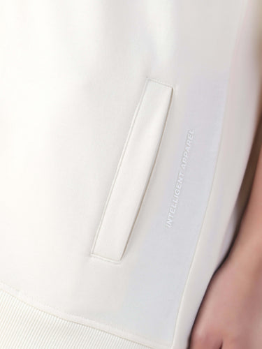 Close-up of the Turms Intelligent Cord Set showcasing the sleek pocket design and soft fabric, emphasizing comfort and style.