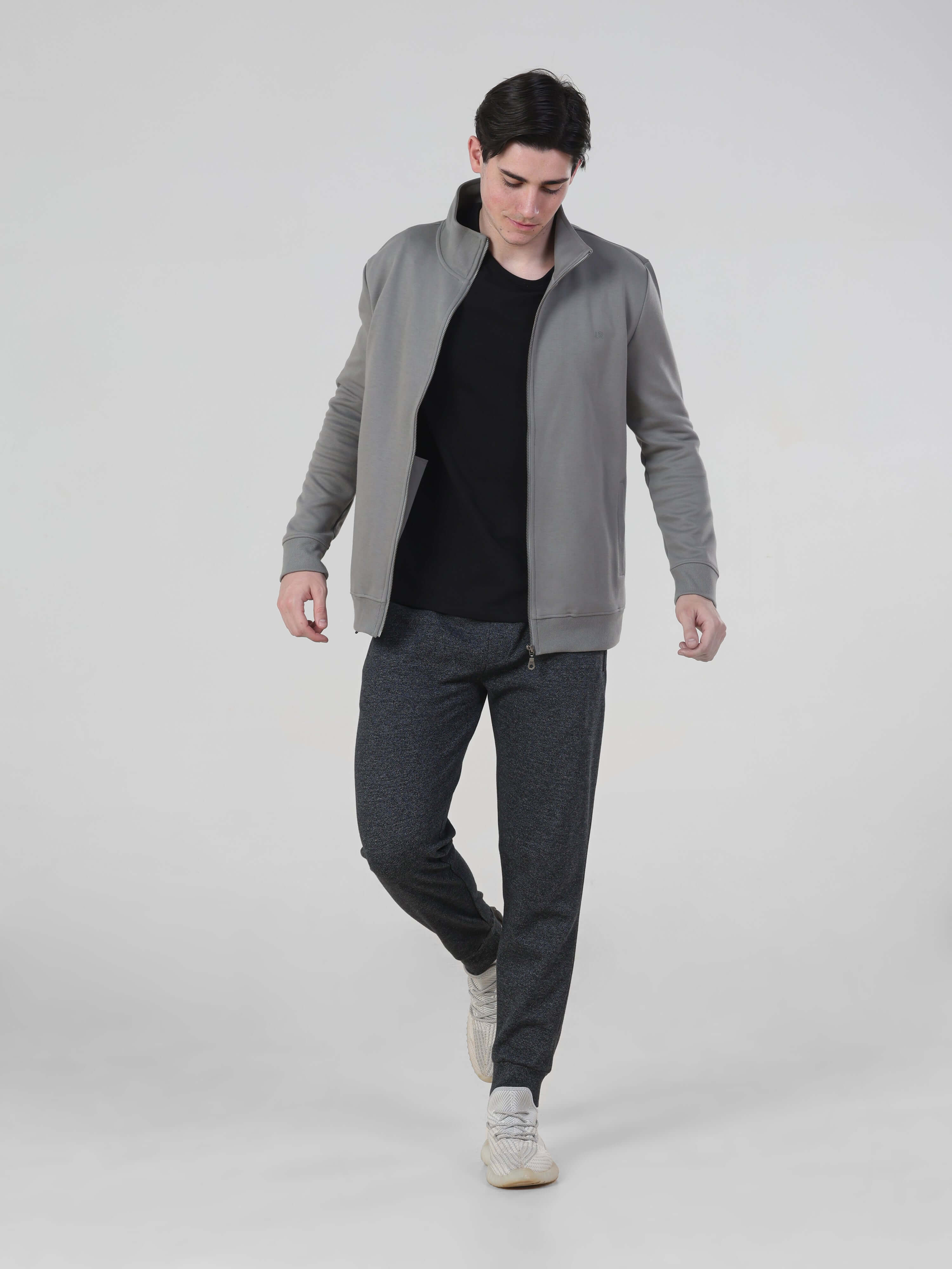 Men's Navy Turms Intelligent Jogger, waterproof, anti-stain, anti-odour, perfect for travelers.