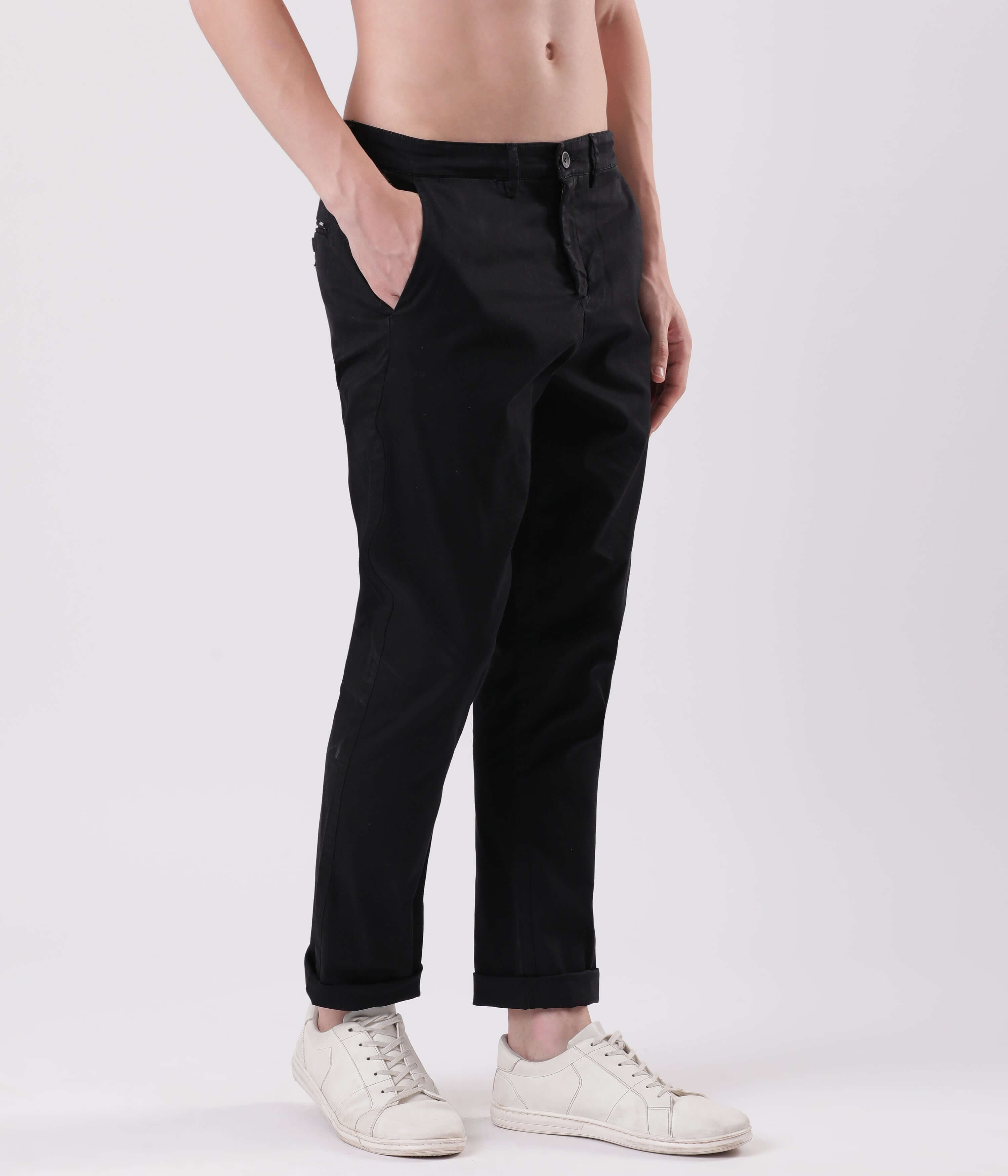 Black Sea Turms All Day Worry-Less Intelligent Smart flex Chino in black, showcasing comfort and style.