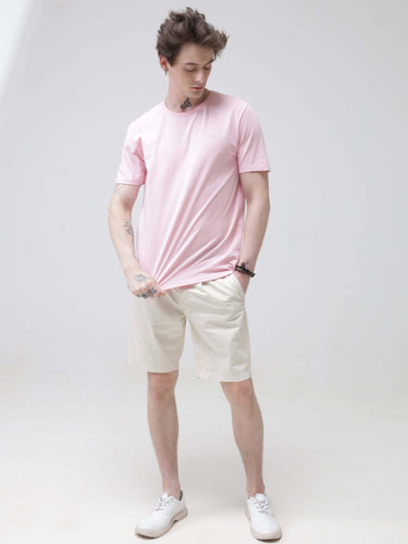 Man wearing Mystic Orchid Turms T-shirt in light pink, anti-stain and anti-odor, tailored fit, stretchable intelligent apparel.