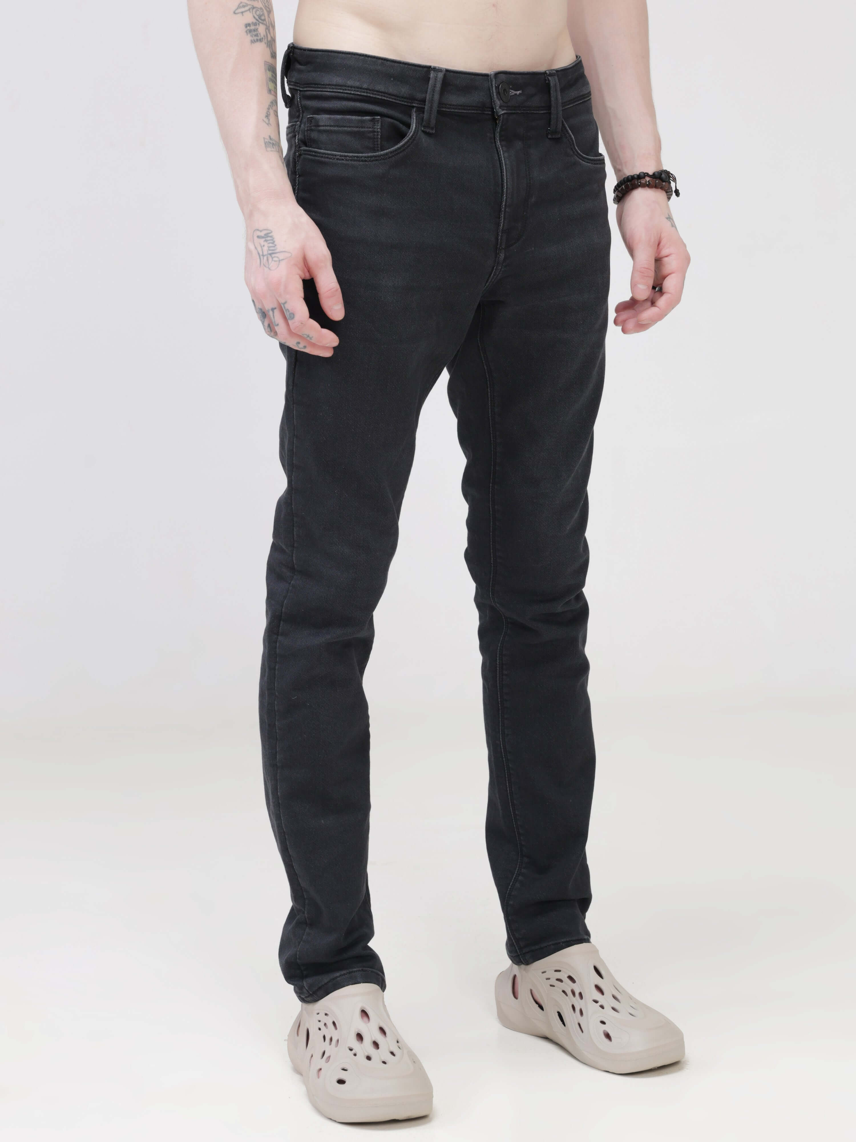 URturms Discover Turms intelligent jeans for men. 30 days no wash, anti stain, anti odor, tailored fit. Perfect everyday travel wear jeans by Turms. Rs. 2999.00