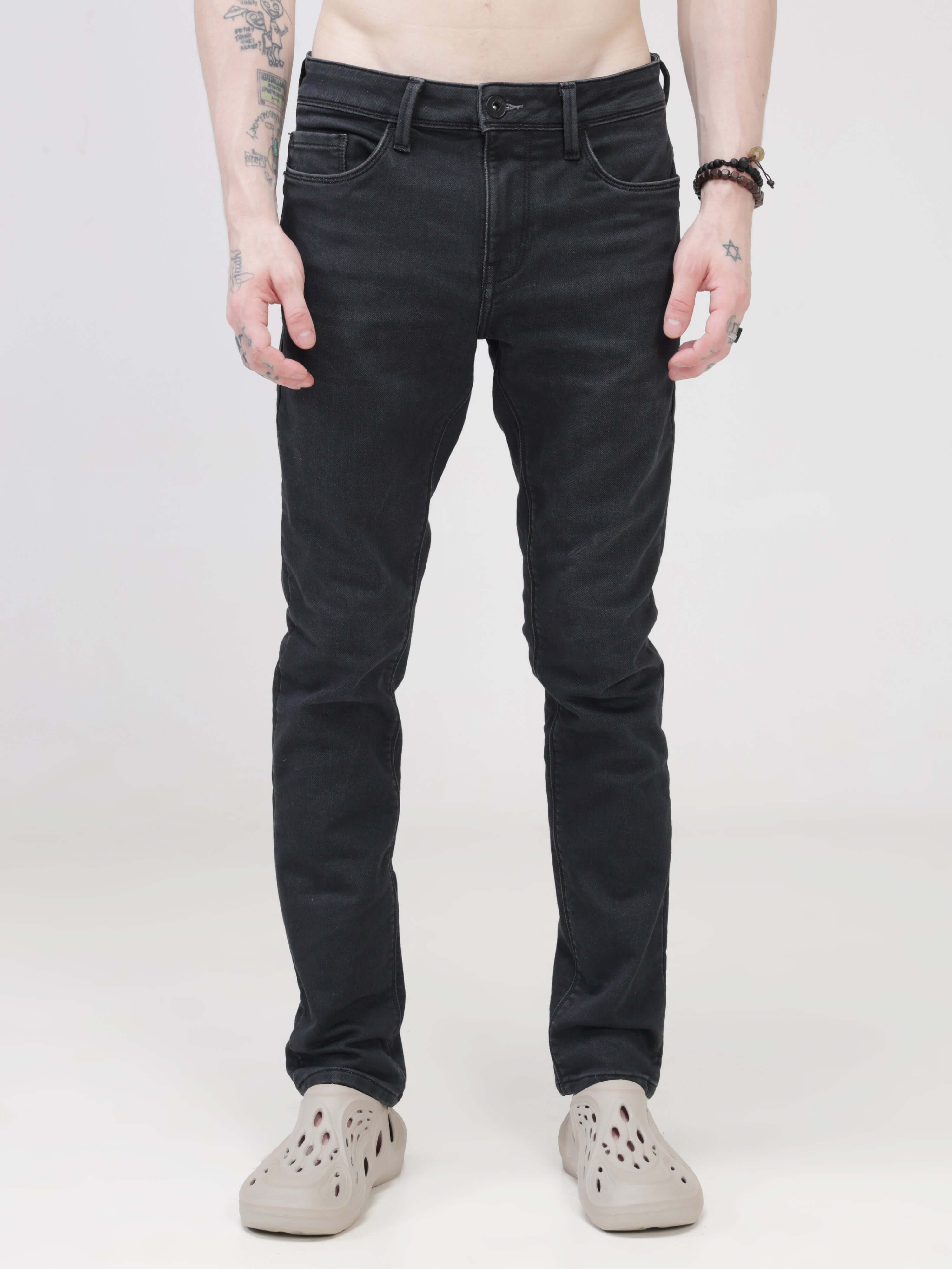 URturms Discover Turms intelligent jeans for men. 30 days no wash, anti stain, anti odor, tailored fit. Perfect everyday travel wear jeans by Turms. Rs. 2999.00