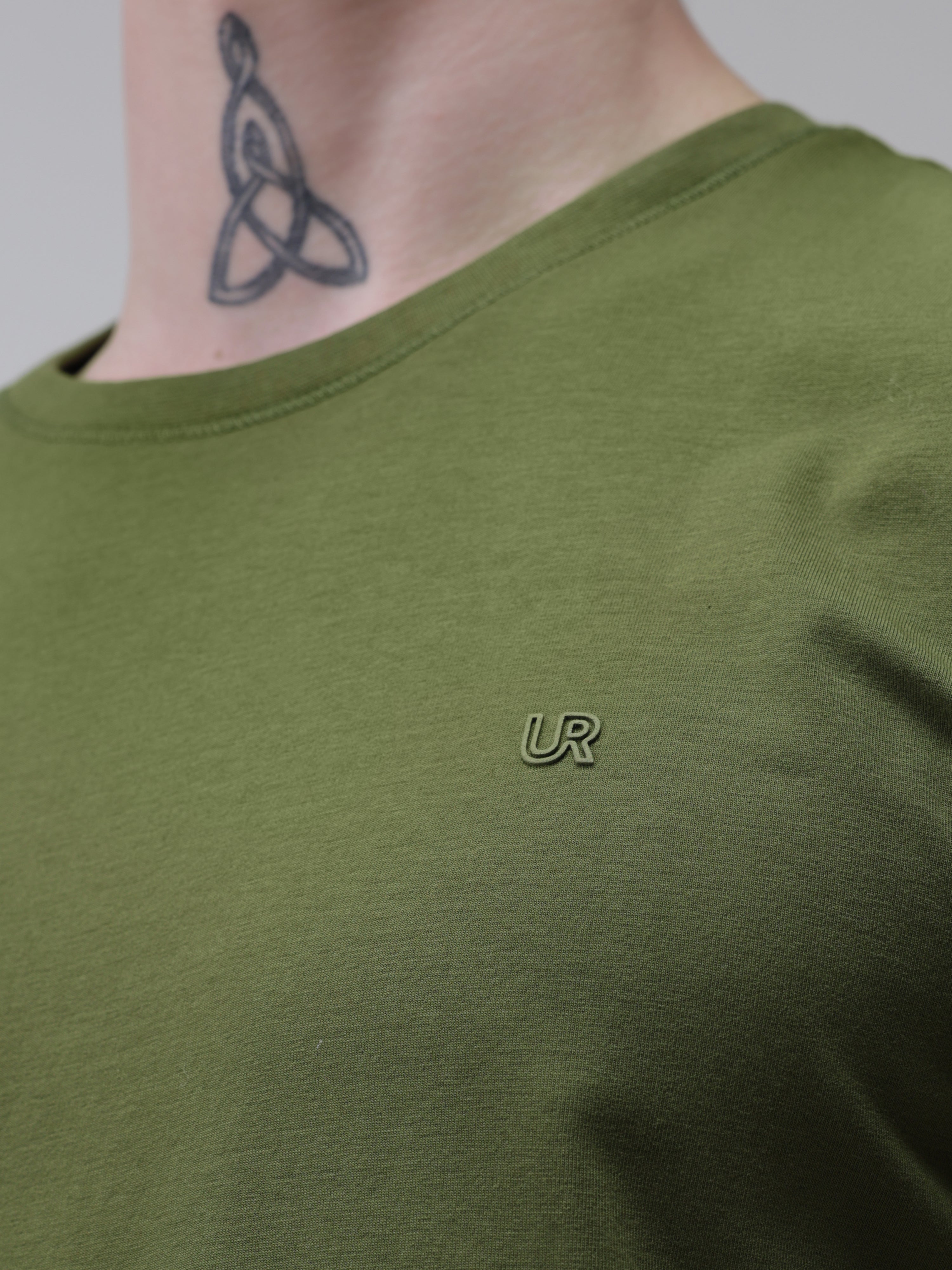 Olive green round-neck Turms T-shirt with logo, premium cotton, tailored fit, water-resistant, anti-stain, men's wear.