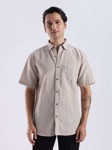 Desert Rider premium linen shirt from Turms Intelligent Apparel, breathable and water-repellent, perfect for everyday luxury.