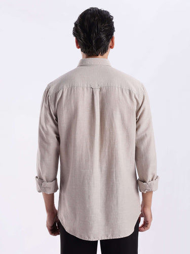 Back view of a man wearing the Irish Cream premium linen shirt from Turms Intelligent Apparel.