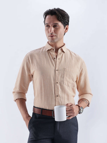 Iced Mokha premium linen shirt from Turms Intelligent Apparel, breathable and water repellent fabric.