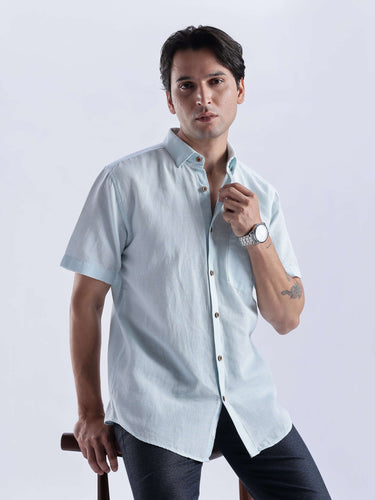 Blue Surf linen shirt from turms intelligent apparel, breathable and anti-odor for everyday luxury.
