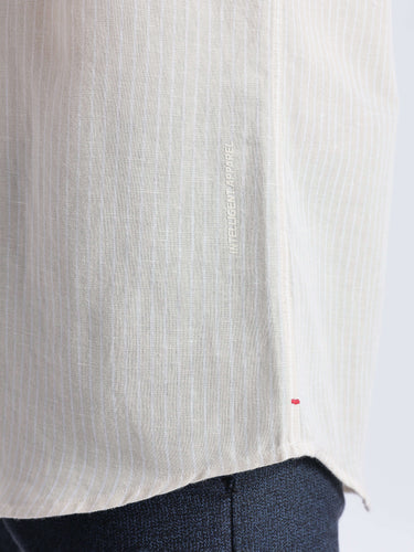 Dune Drift shirt detail showing premium linen fabric from Turms Intelligent Apparel with a stylish finish.