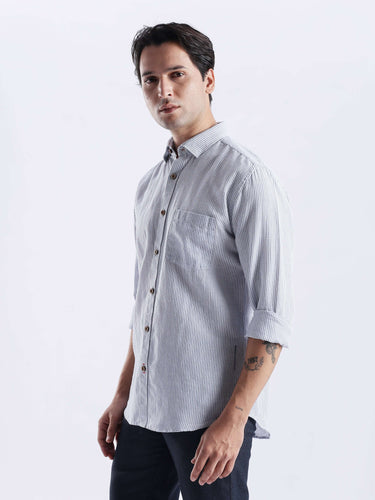 Skyline Blue premium linen shirt from Turms Intelligent Apparel, breathable and water repellent, stylish everyday luxury.