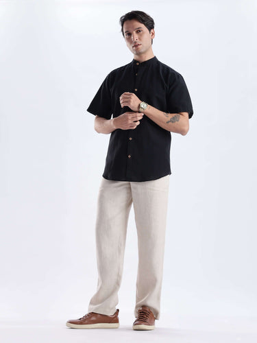 Black Phantom linen shirt from Turms Intelligent Apparel, featuring anti-stain, waterproof, and breathable fabric.