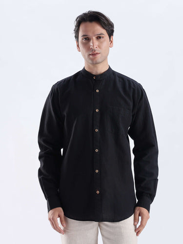 Nocturne Black, premium linen shirt from Turms Intelligent Apparel, features breathable, anti-stain, anti-odor qualities.