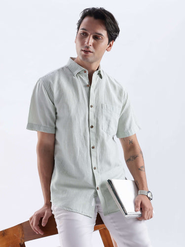 Limey Cream linen shirt showcasing waterproof, anti-odour, and anti-stain features in premium Turms Intelligent apparel.