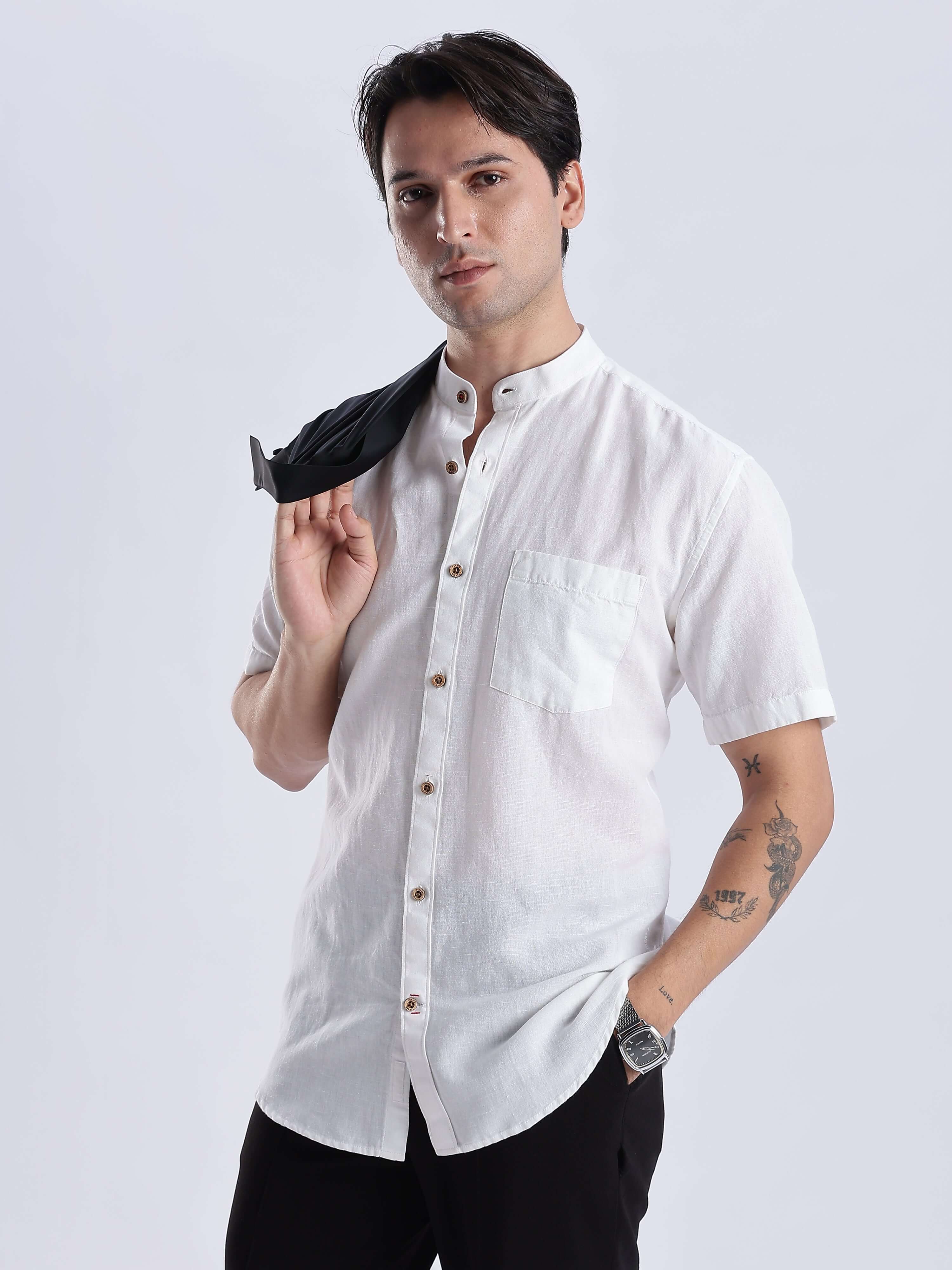 Frosty Lion linen shirt from Turms Intelligent Apparel, features short sleeves and classic collar, perfect for luxury wear.