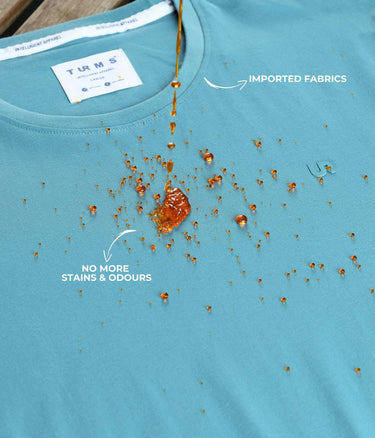 Turms water-repellent round-neck T-shirt resisting stains and odors, showcasing imported fabrics and anti-stain technology for menswear.