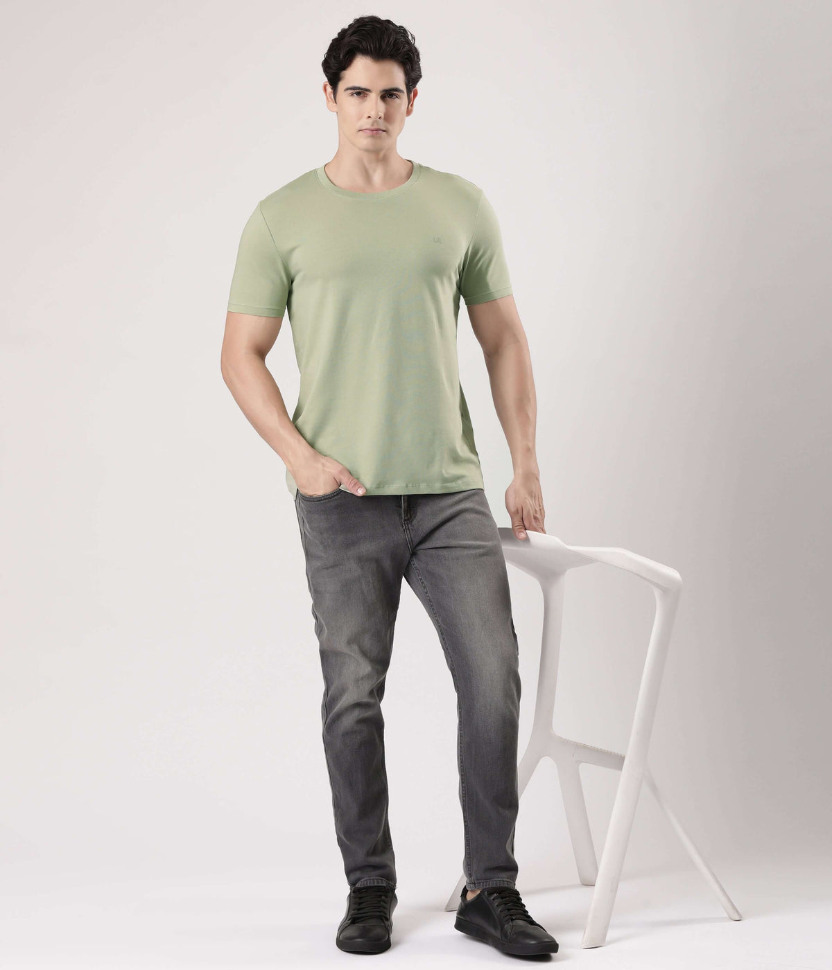 Citrus lime Turms Intelligent Apparel men's t-shirt in a stylish fit, perfect for comfort and everyday wear.