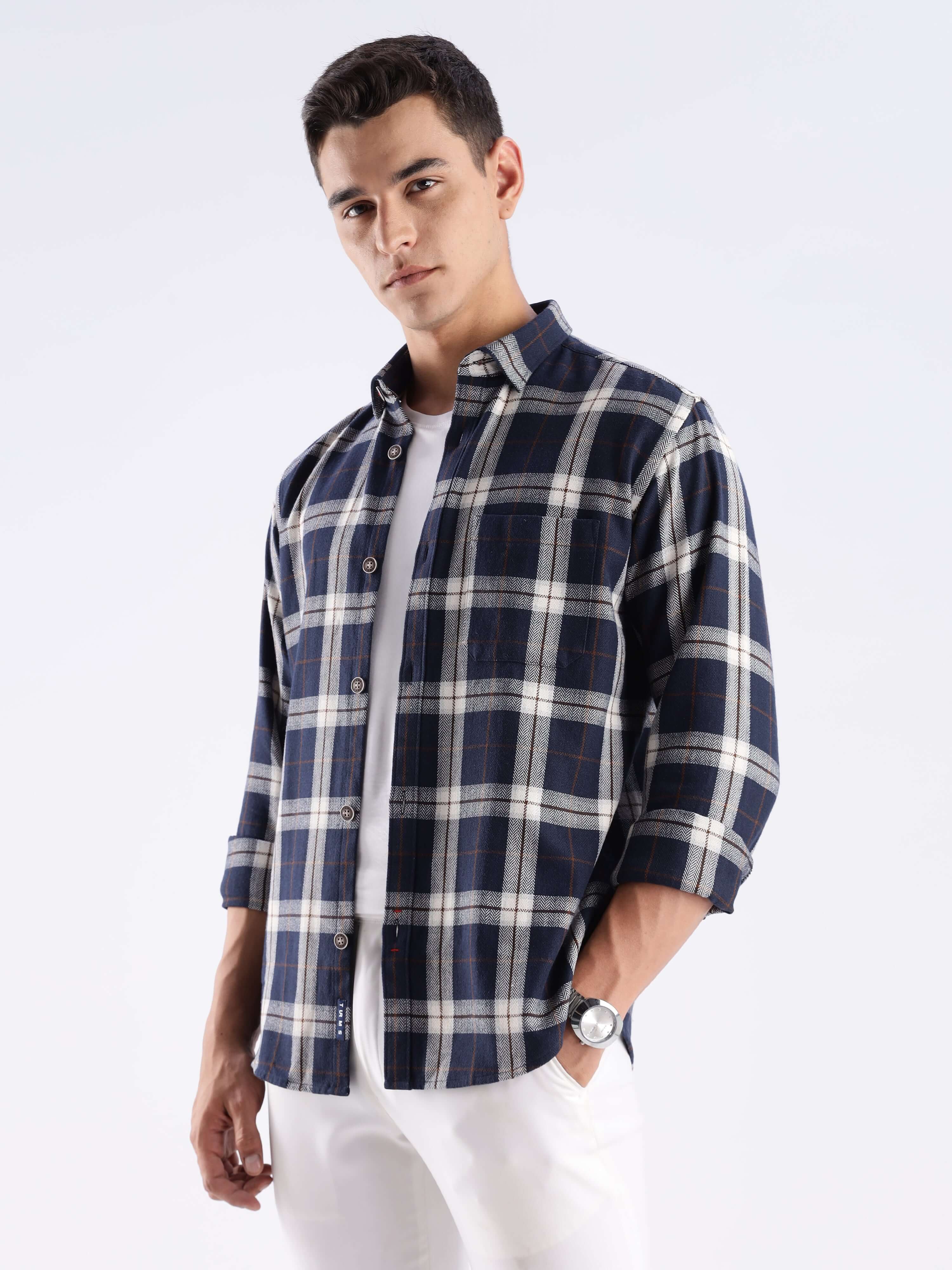 Turms sustainable recycled cotton checked shirt in blue, featuring a stylish design and cool tech fabric for everyday luxury.