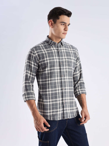 Turms recycled cotton checked shirt for men, stylish and sustainable with anti-odour cool tech features.