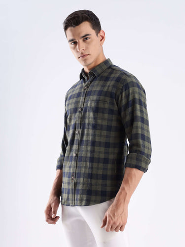 Turms sustainable recycled cotton checked shirt in green, offering anti-odour and cool tech features for everyday wear.