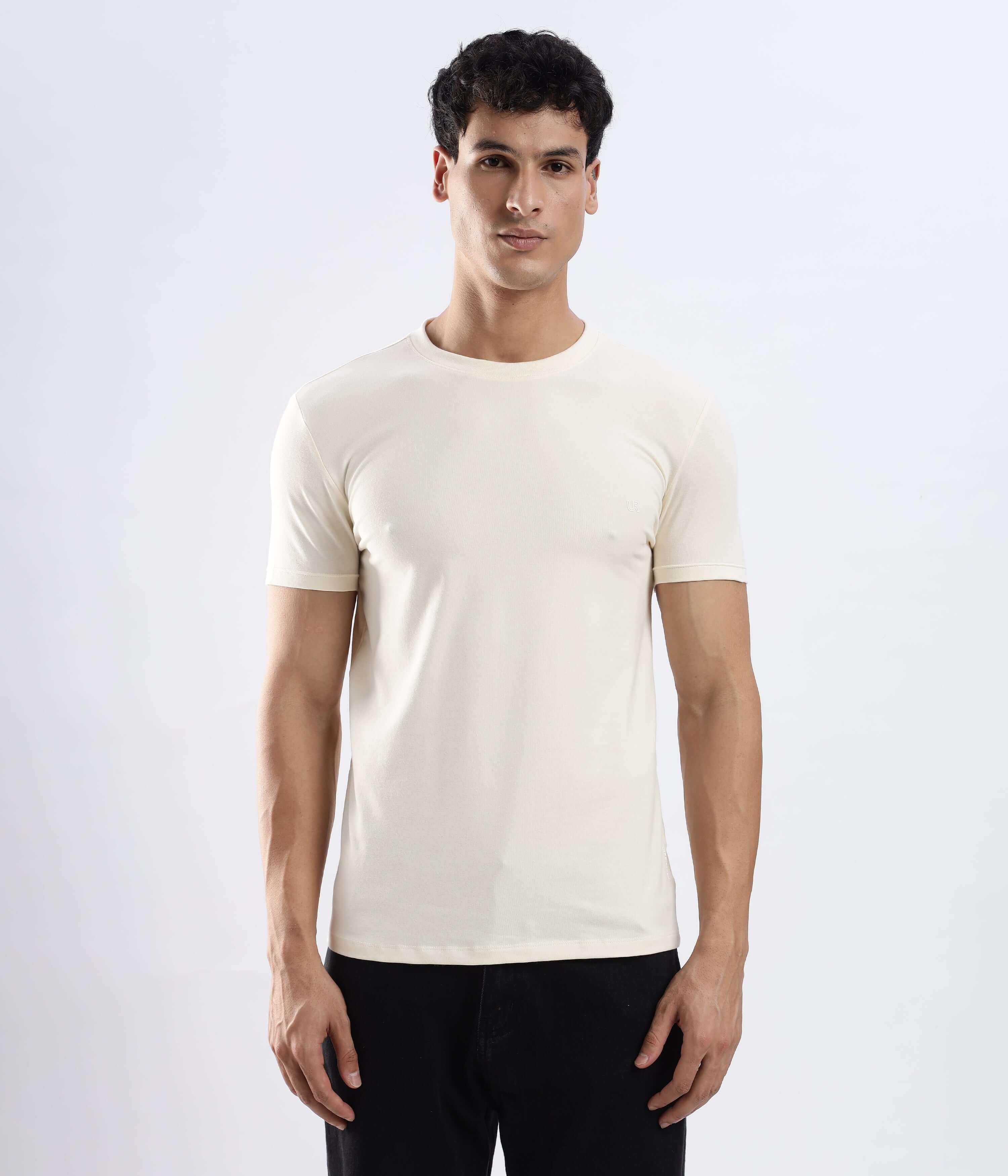 Polar Off-white cotton t-shirt featuring stretchable, waterproof, and anti-odour properties.