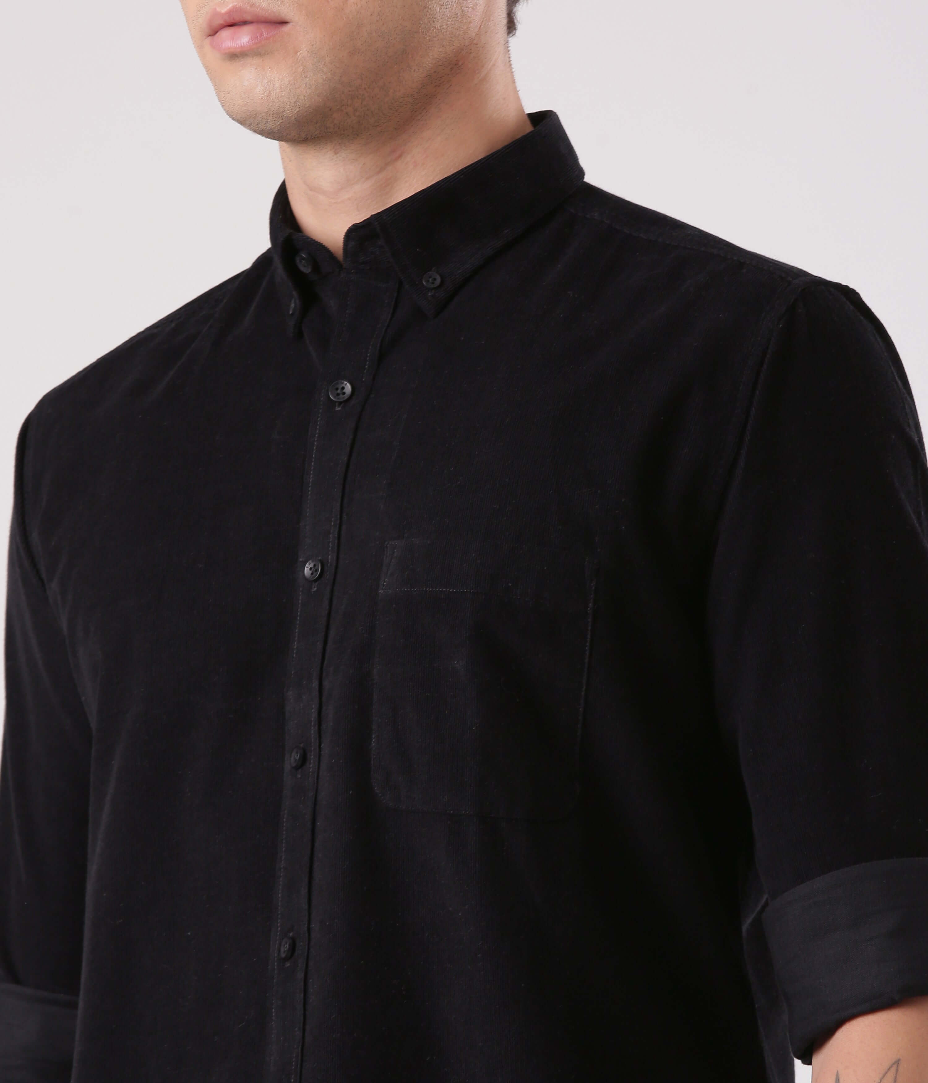 Black Beauty: Turms Ultra Luxe Intelligent Corduroy Shirt in black, stylish and functional for everyday luxury.