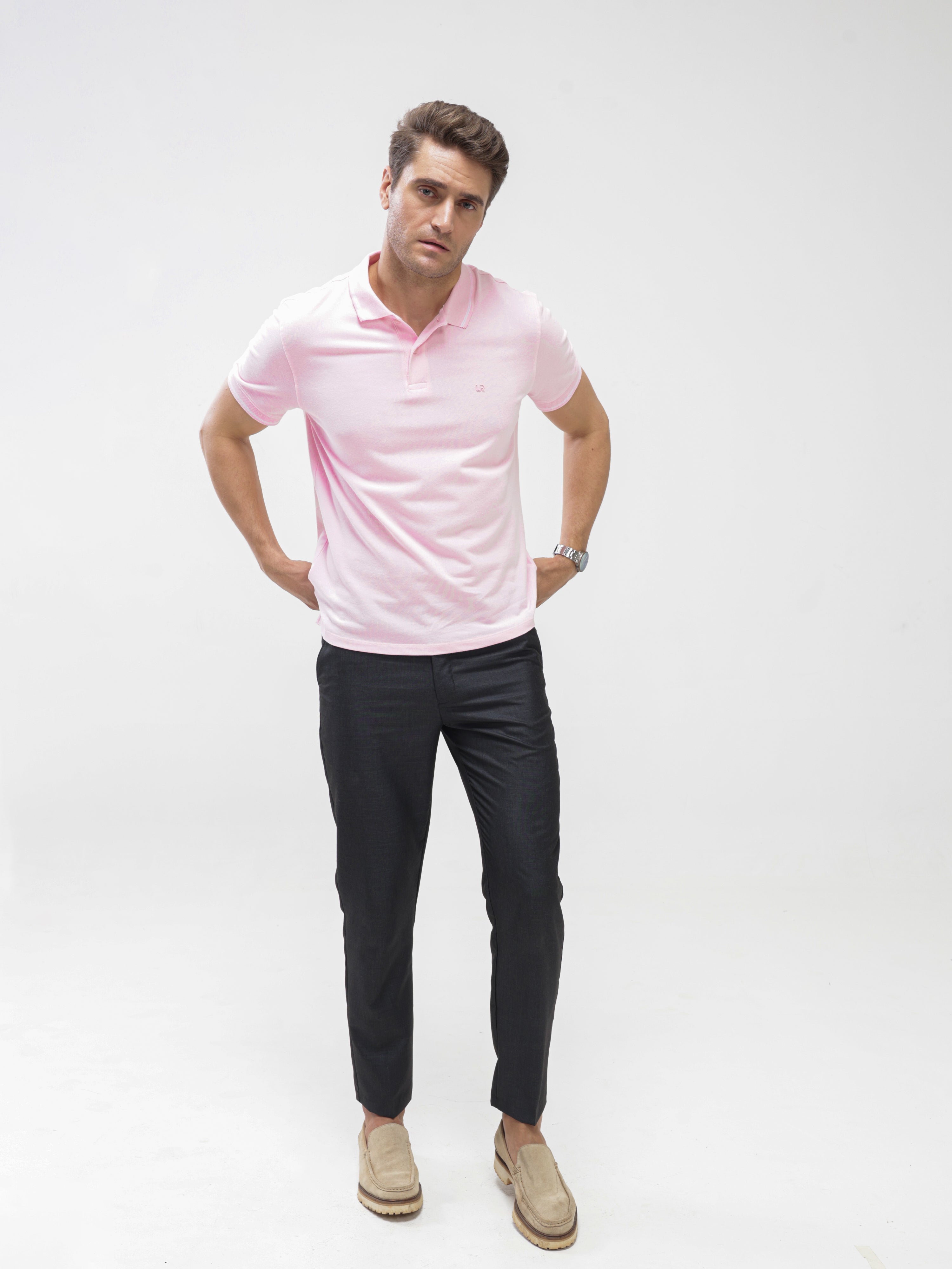 Man wearing a pink Turms Polo T-shirt with tailored fit, stain-proof, odor-resistant features, made from 95% premium cotton and 5% spandex.