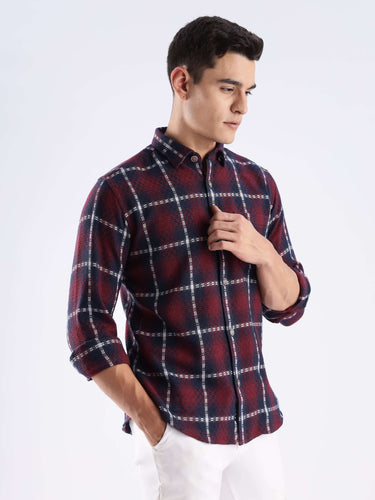 Turms recycled cotton checkered shirt in red and navy, stylish and eco-friendly for everyday luxury.