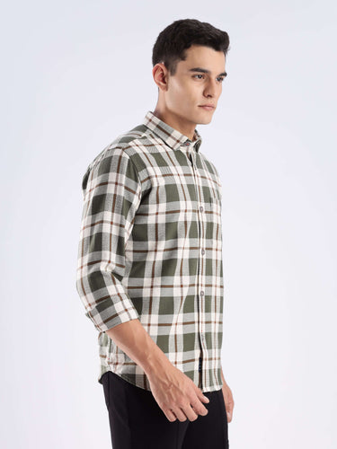 Meteor Green Turms recycled cotton checked shirt, showcasing a stylish design and sustainable fabric.